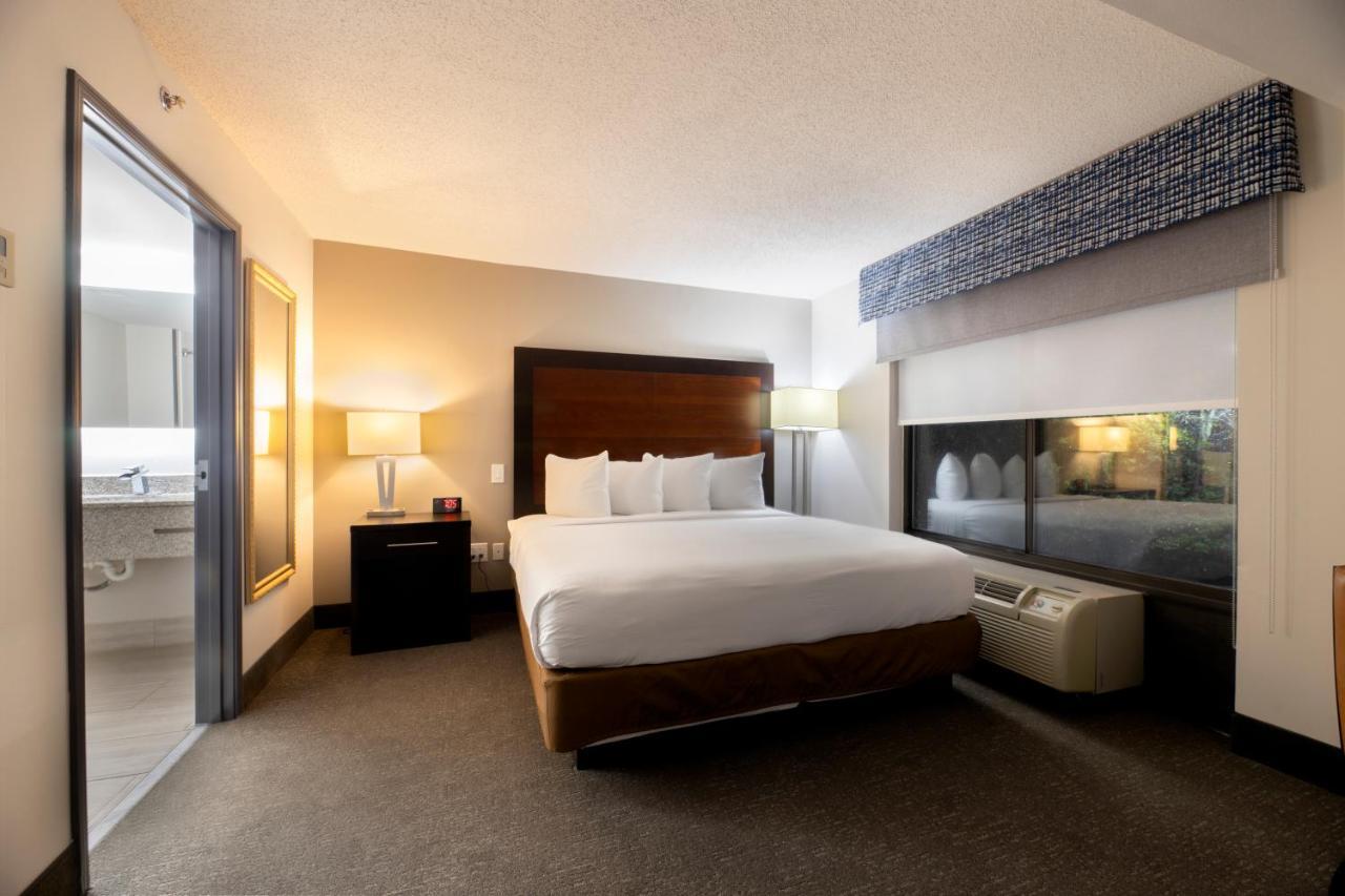 Wingate By Wyndham Atlanta Galleria/ Ballpark Смирна Экстерьер фото